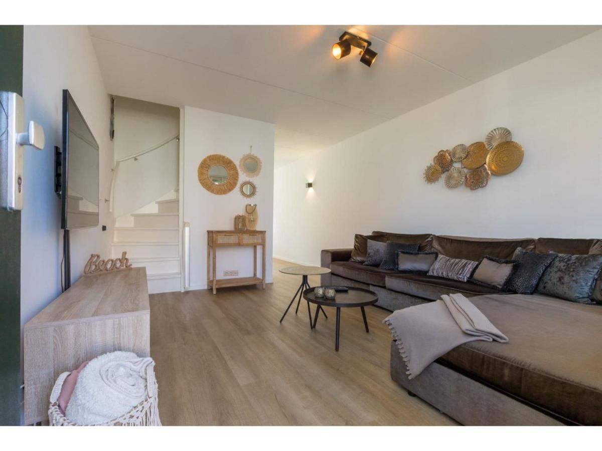Quietly Located House Within Walking Distance Of The Beach Domburg Bagian luar foto