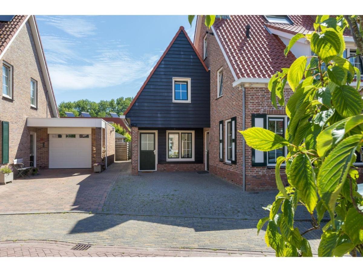 Quietly Located House Within Walking Distance Of The Beach Domburg Bagian luar foto