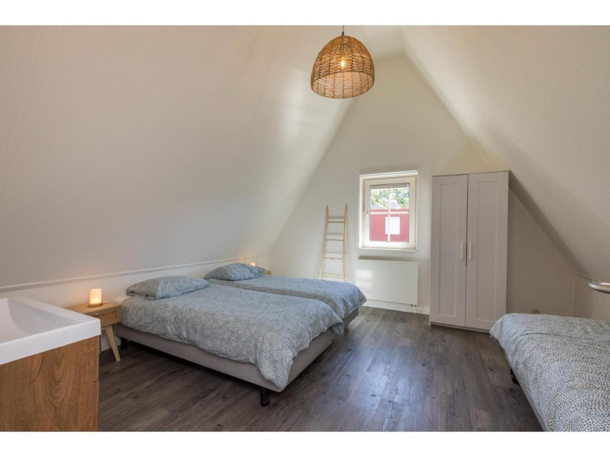 Quietly Located House Within Walking Distance Of The Beach Domburg Bagian luar foto