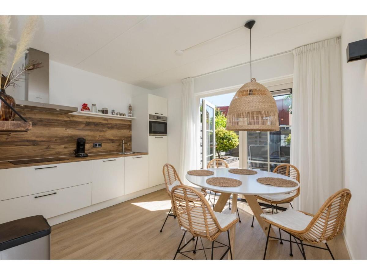 Quietly Located House Within Walking Distance Of The Beach Domburg Bagian luar foto